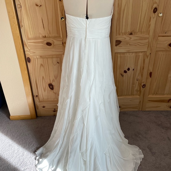 David’s Bridal Wedding Dress, 20W - Picture 5 of 7
